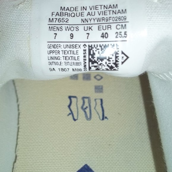 Converse All Star Chuck Taylor Classic Low Top White Sneakers Mens- 7 Womens- 9 - Picture 10 of 12